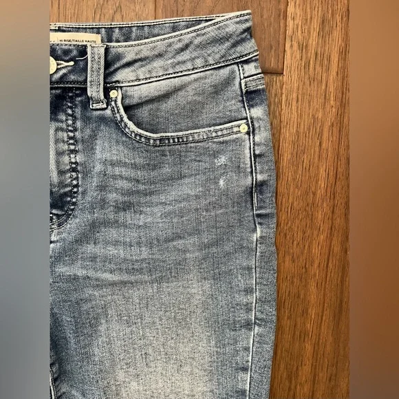 DENVER HAYES Hi-Rise Bermuda Shorts | Size 10 - Picture 5 of 10